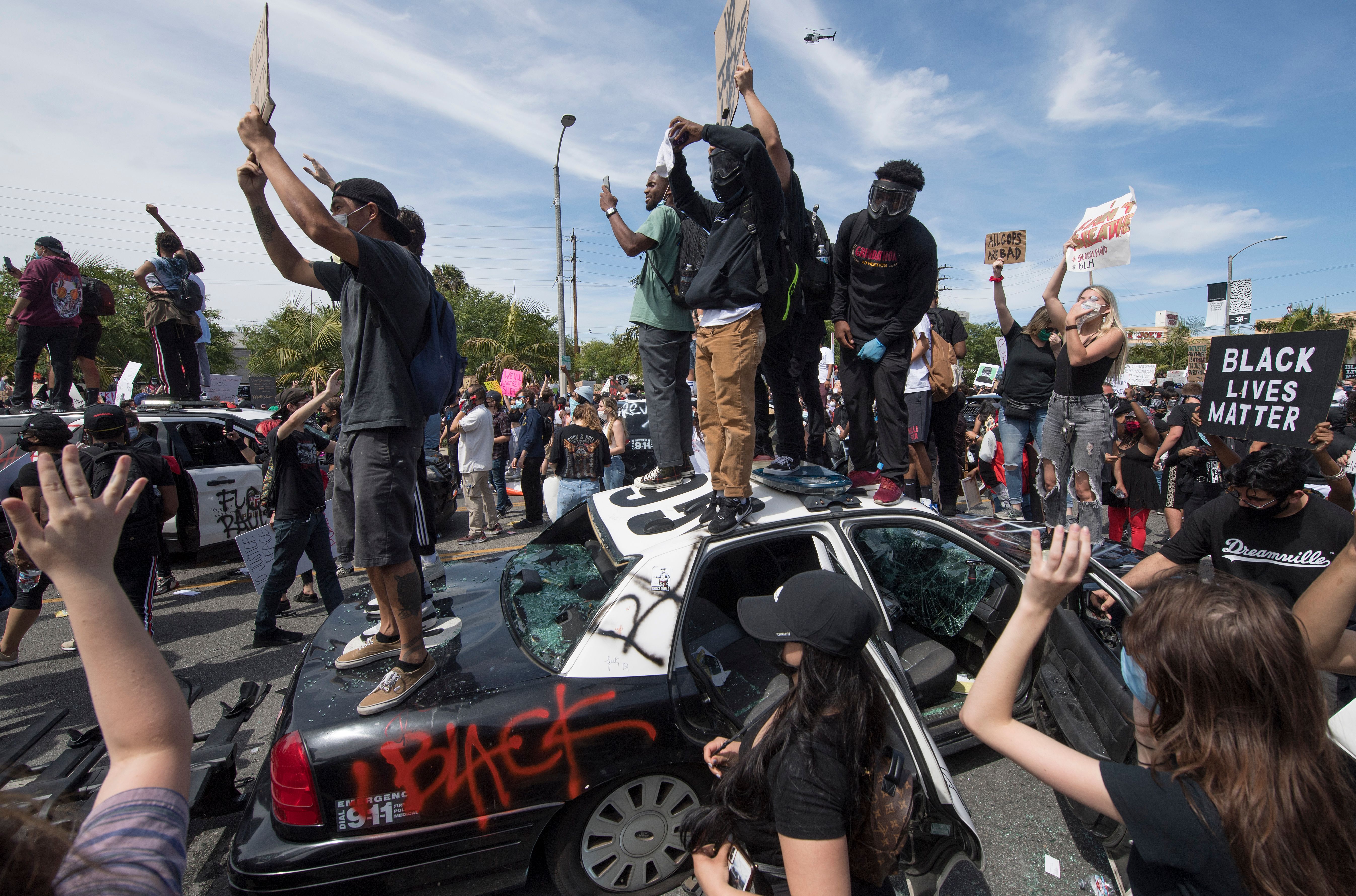 Images Violence Flares Up On The Streets Of Los Angeles Nbc Los Angeles