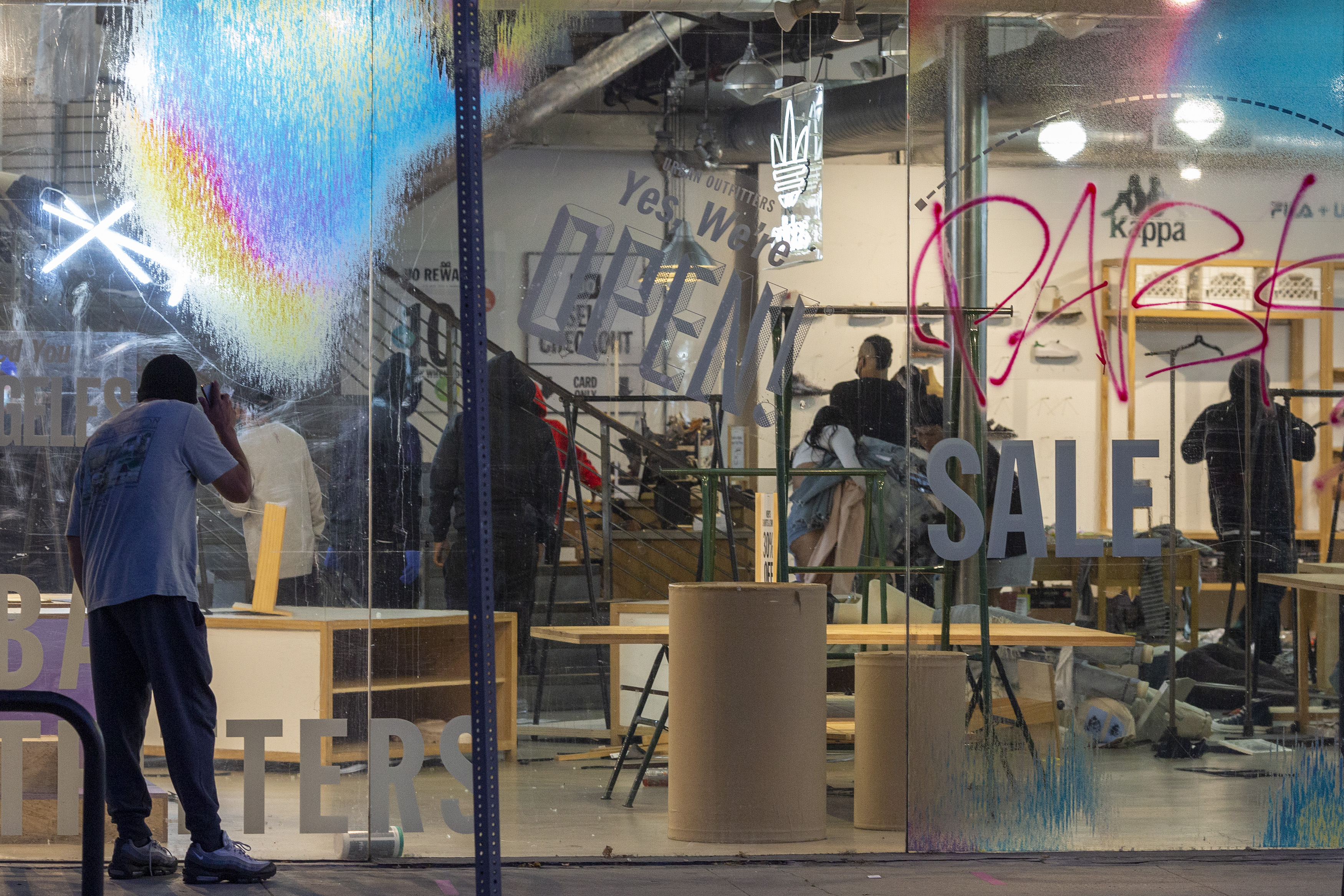 Images: Violence Flares Up on the Streets of Los Angeles – NBC Los Angeles