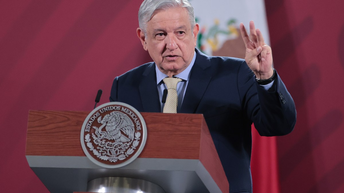 Mexican President's Plan to Meet With Trump Draws Criticism 1