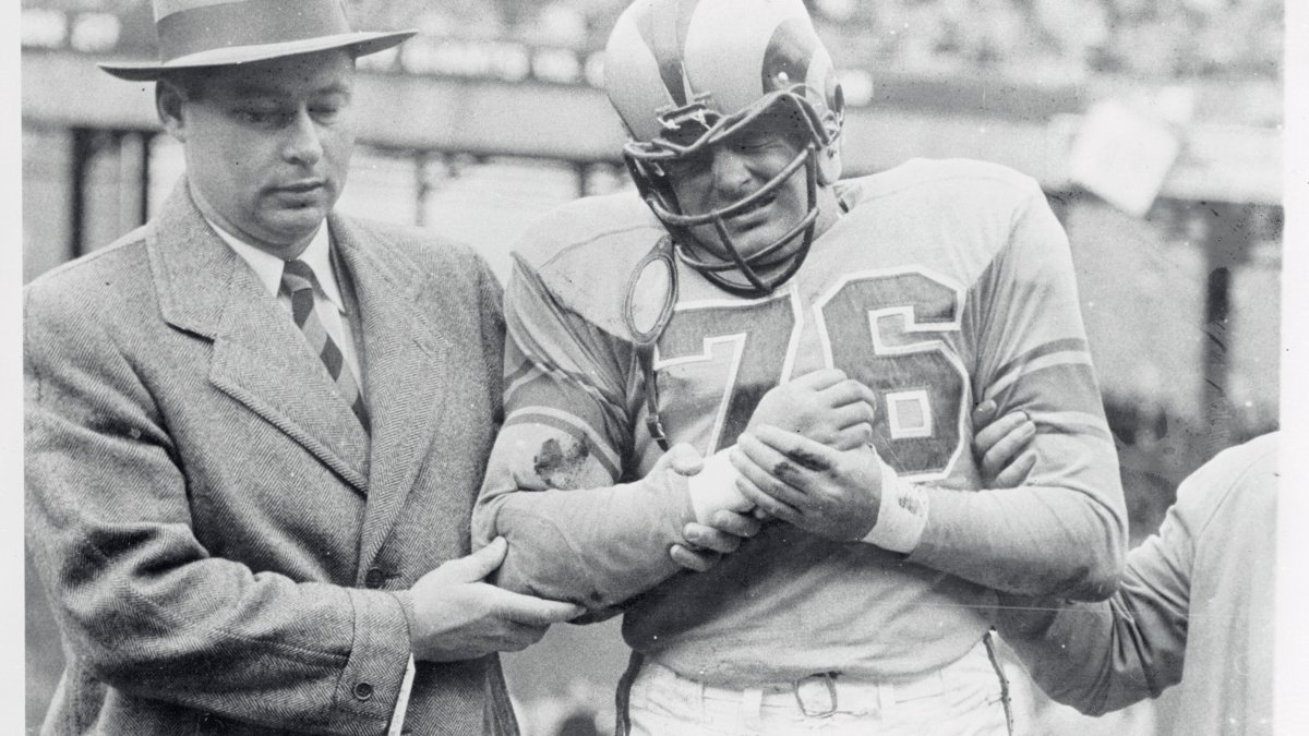 Tom Landry Making Play Selections by Bettmann