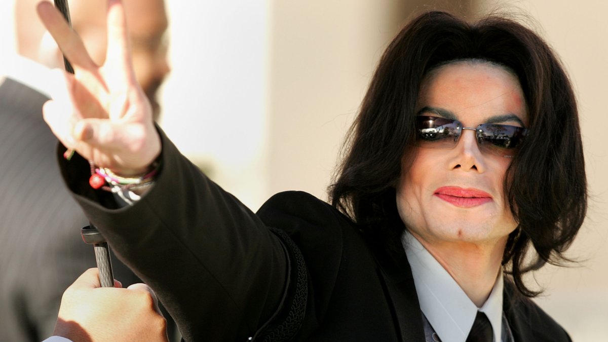 Men Alleging Abuse by Michael Jackson Win Appeal Against 2 of Singer’s