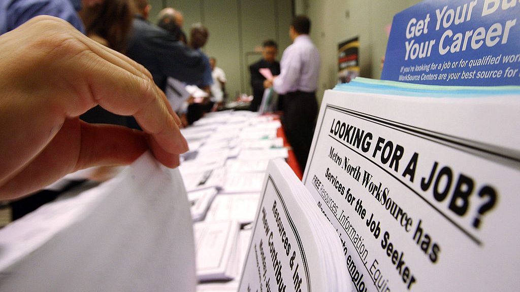 US Hiring Slows as Delta Variant Weakens Travel and Tourism – NBC Los Angeles US Hiring Slows as Delta Variant Weakens Travel and Tourism – NBC Los Angeles