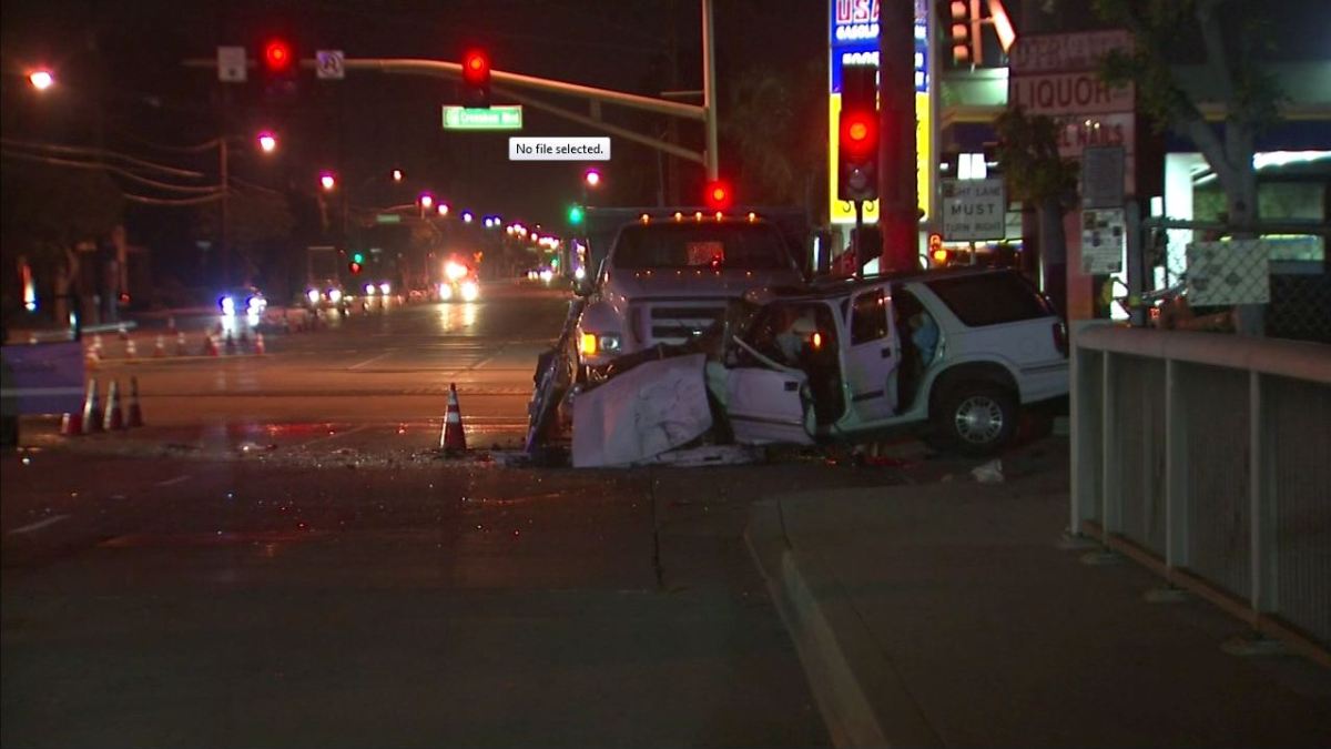 Minivan and SUV Collide in Hawthorne, Leaving One Dead, Four Injured