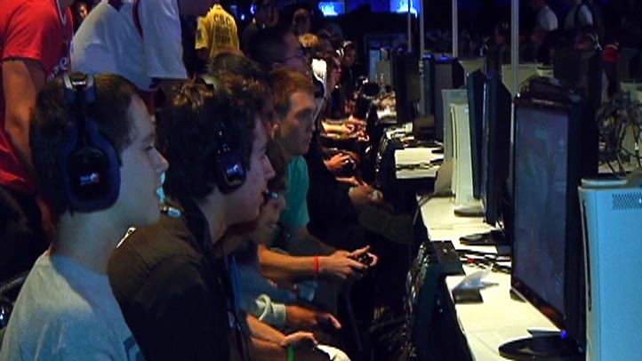 Humans Orcs Soldiers Unite for Competitive Weekend