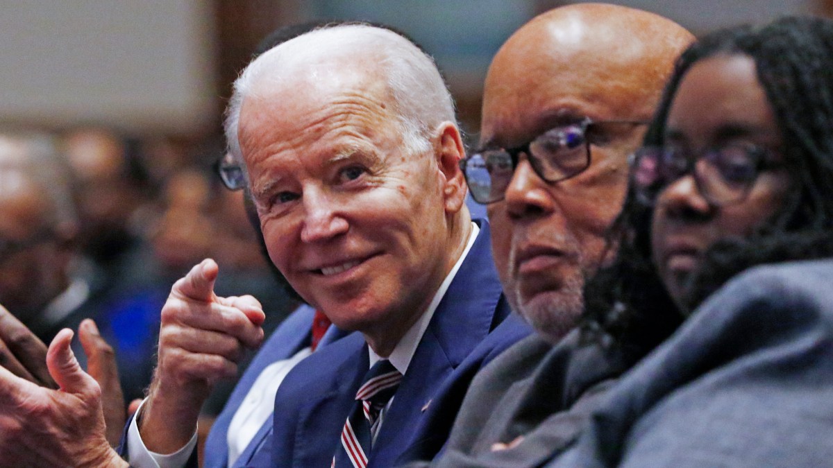 Biden in Mississippi, Sanders in Michigan Before Primaries 1