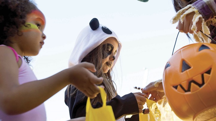 KnottsSpookyFarmTrickorTreating2
