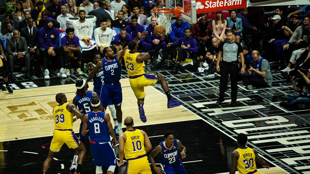 LeBron James sinks winning hoop as LA Lakers edge Clippers - Hindustan Times