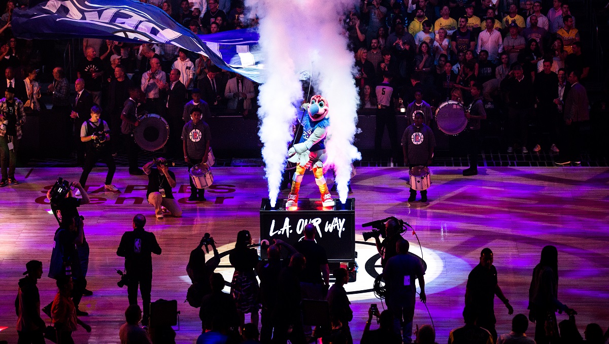 Kawhi S Clippers Top Lebron Ad And The Lakers On Opening Night Nbc Los Angeles