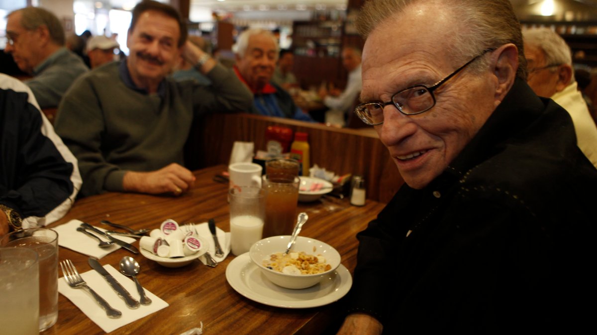 Beverly Hills’ Nate’n Al’s Delicatessen Closing All Business Sunday