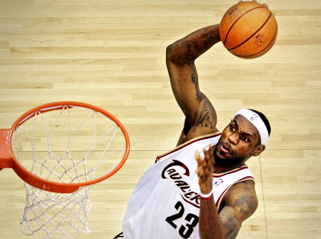 LeBron James gallery lead 2