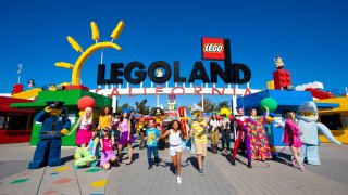 An image of the entrance to Legoland Calfornia Resort.