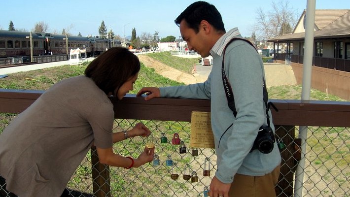 LoveLockCouple