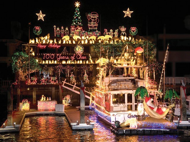 NewportBeachChristmasBoatParade_crNB