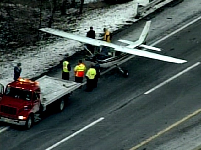 PHI plane lands on nj turnpike3