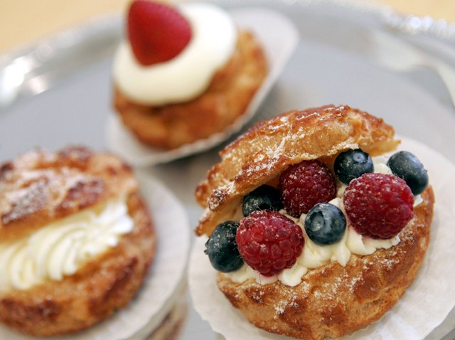CREAM PUFFS