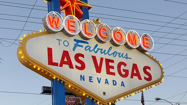 VegasSign_81125110