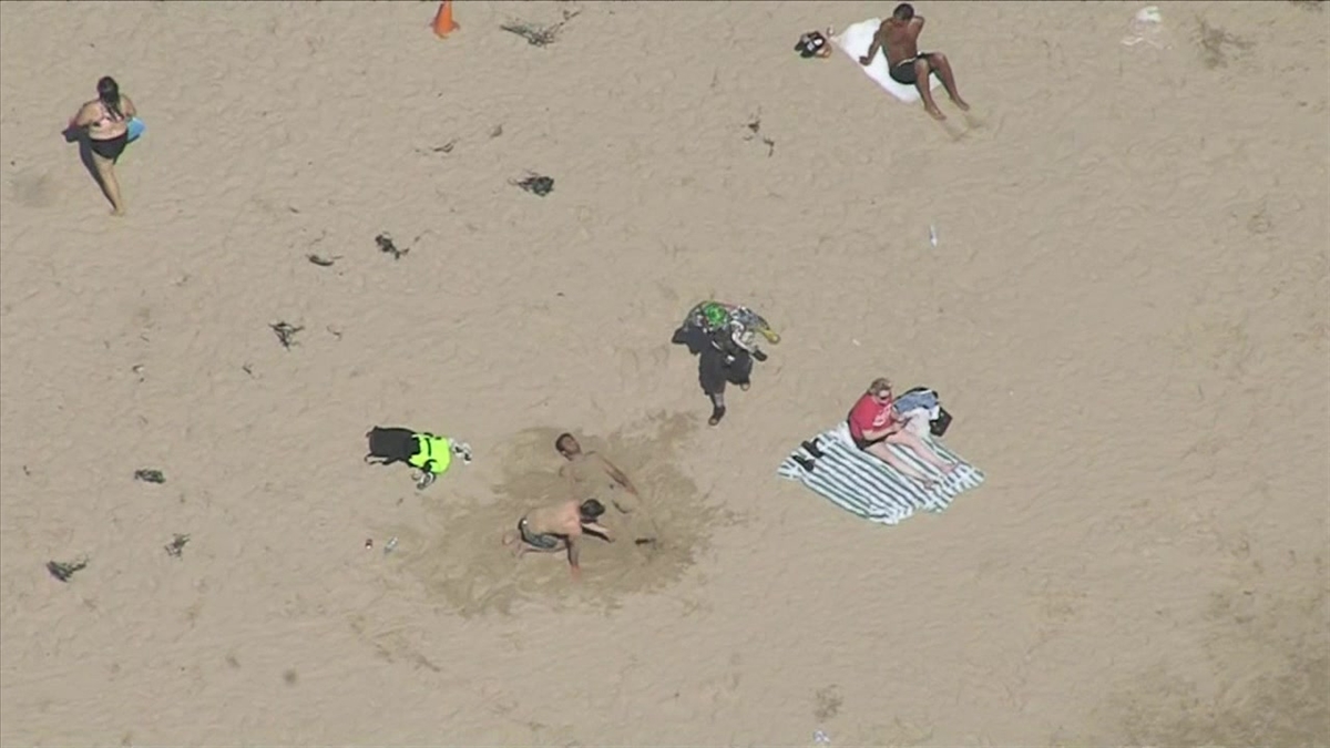 Police Pursuit Ends On The Sand In Venice Beach Nbc Los Angeles