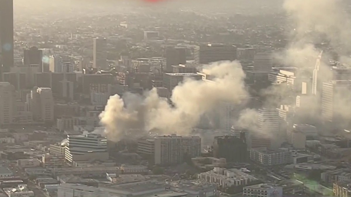 10 Firefighters Injured in Downtown LA Explosion, Fire – NBC Los Angeles