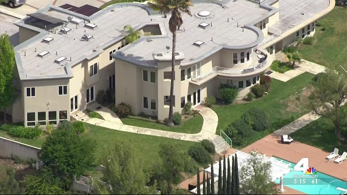 Stranger Breaks Into Chris Brown's Mansion – NBC Los Angeles