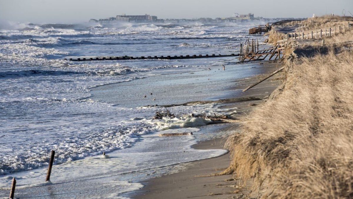 Water warnings in effect at several LA County beaches