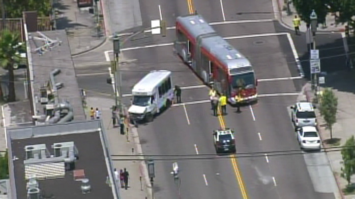 bus-crash-july6-wilshire