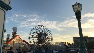 californiaadventure-disneyland-lagenerics-hnavarro