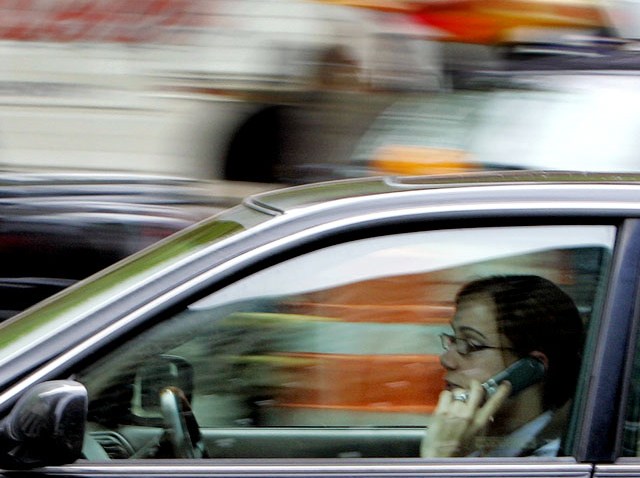 cell-phone-driving1