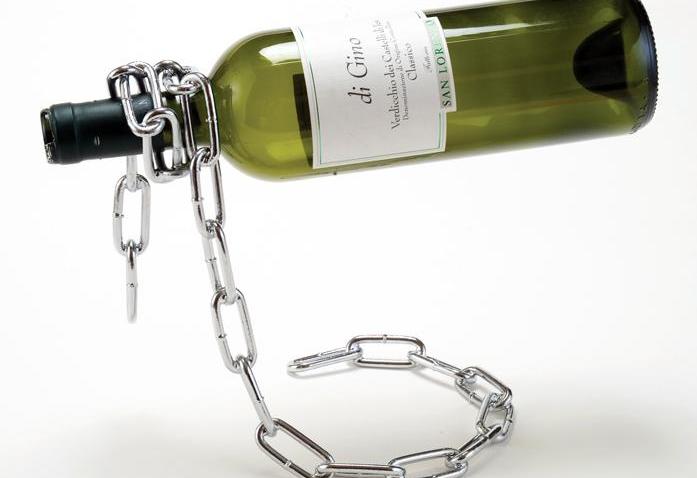 chain_wine_holder