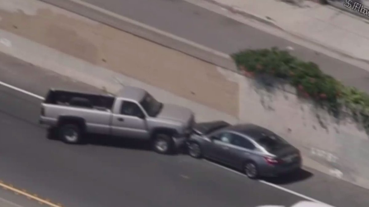 Wrong Way Pickup Truck Driver Slams Into Car On Freeway In Chaotic South La Chase Nbc Los Angeles 3032