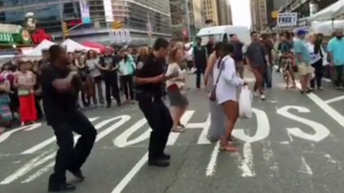 Videos Showing Nypd Officers Dancing At Pride Parade Delight Online 