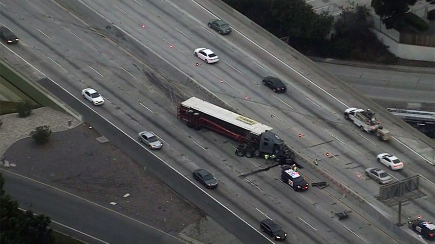 Big Rig Trailer Rolls Onto Its Side In 5 Freeway Crash Nbc Los Angeles 5224