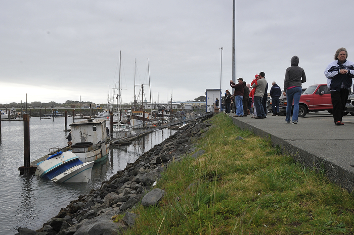 Tsunami hits los angeles Tsunami hits los angeles