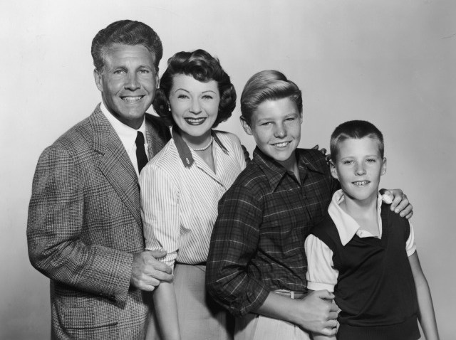 David Nelson, Star of “Ozzie and Harriet,” Dies at 74 – NBC Los Angeles