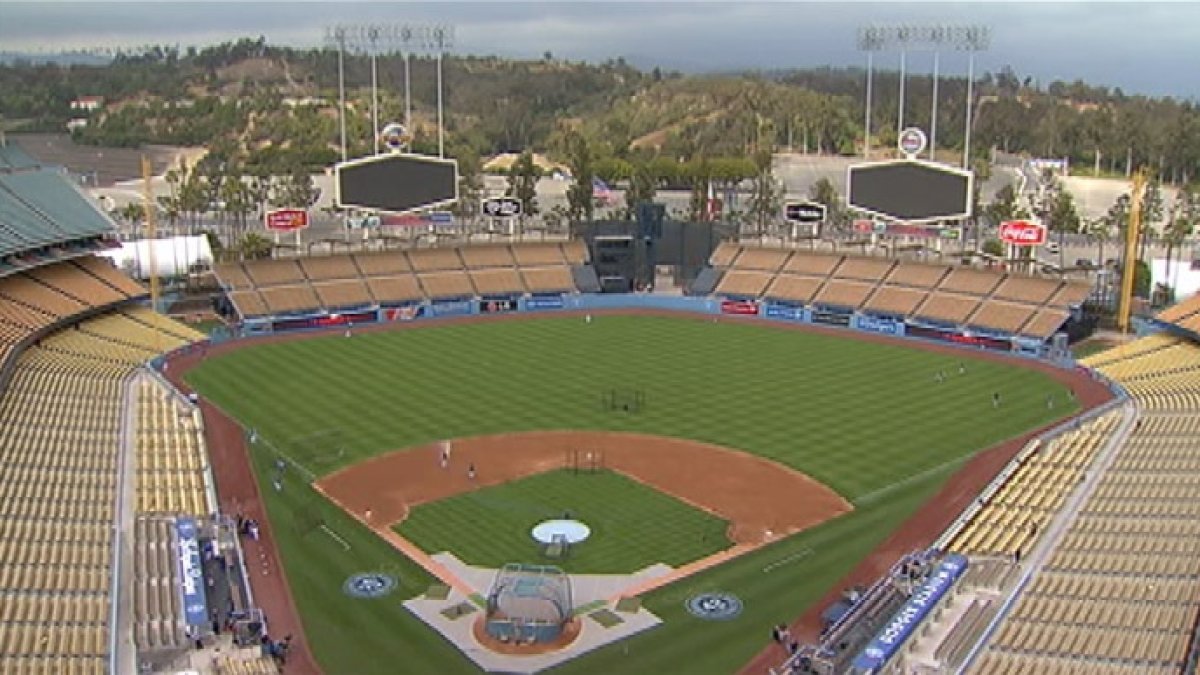 Uped R Upper deck golf to return to Dodger Stadium in December – NBC Los Angeles