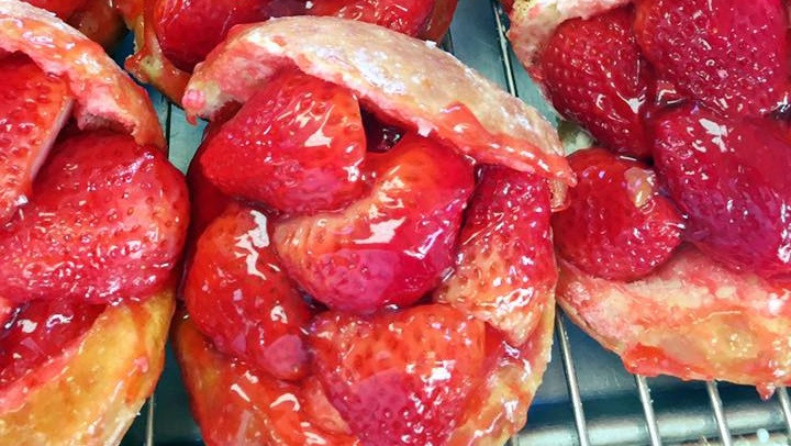 The Donut Man S Famous Strawberry Treats Return Nbc Los Angeles