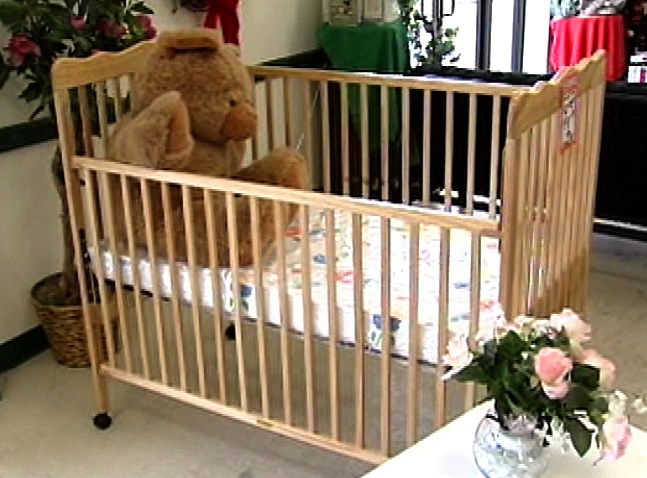 Pottery Barn Recalls 82 000 Drop Side Cribs Nbc Los Angeles