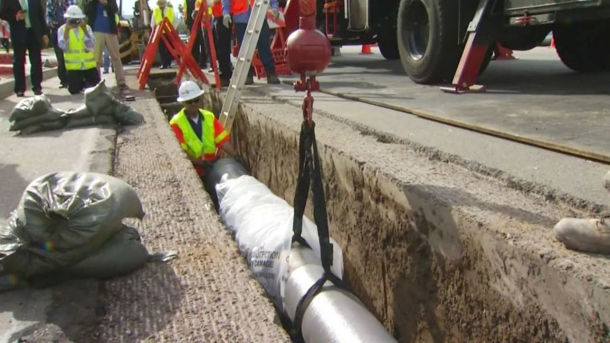 LA Installs ShakeResistant Water Pipes at ‘Epicenter’ of 1994 Upheaval