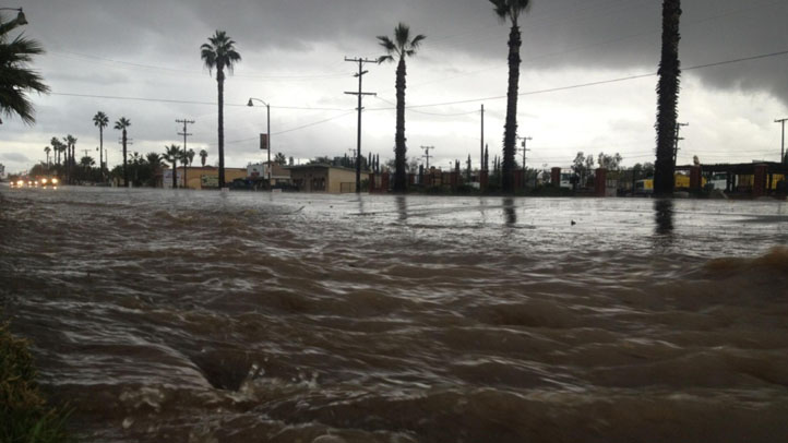 King Tide Floods Beaches as Snow, Rain Continue to Hit in Southland ...