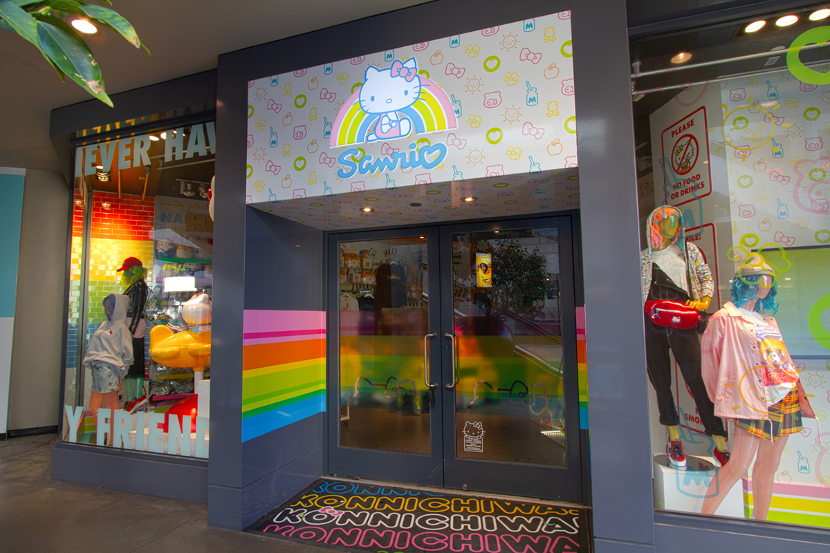 Sanrio Hollywood Store -- HELLO KITTY HOLLYWOOD