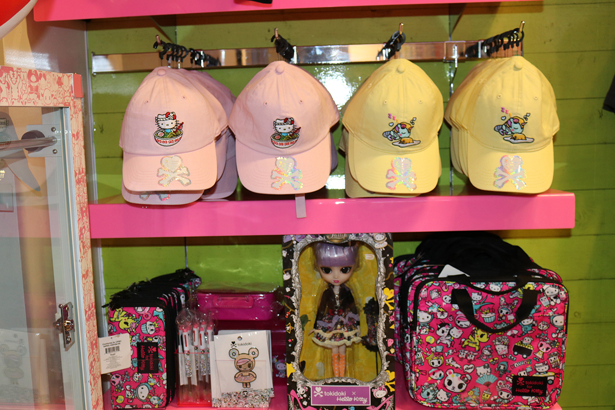 Food, Merch and Photo Ops: Sanrio Opens New Hello Kitty Hollywood Store – NBC Los Angeles