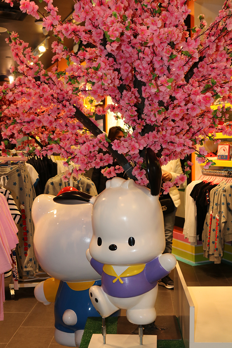 Look Inside: Hello Kitty Hollywood Store Opens at Hollywood & Highland – NBC Los Angeles