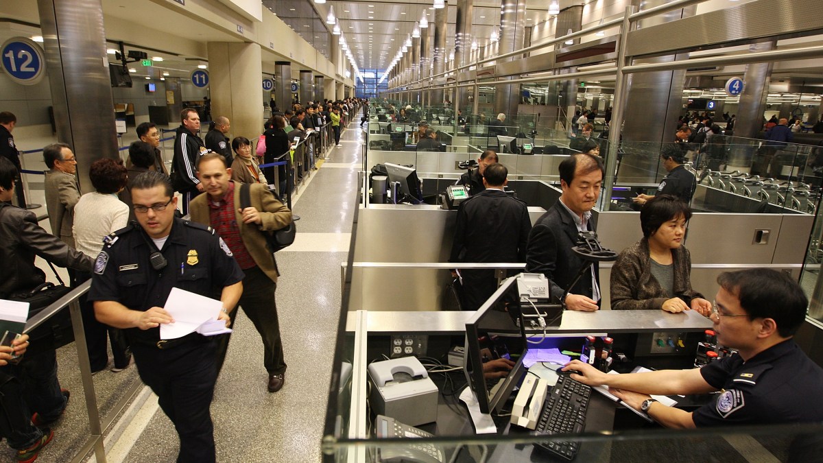 passport-app-will-help-travelers-pass-faster-through-customs-at-lax