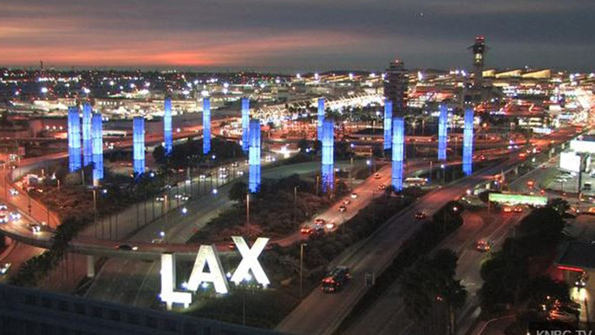 LAX Expects 200,000 Passengers Per Day Over Holiday Travel Season