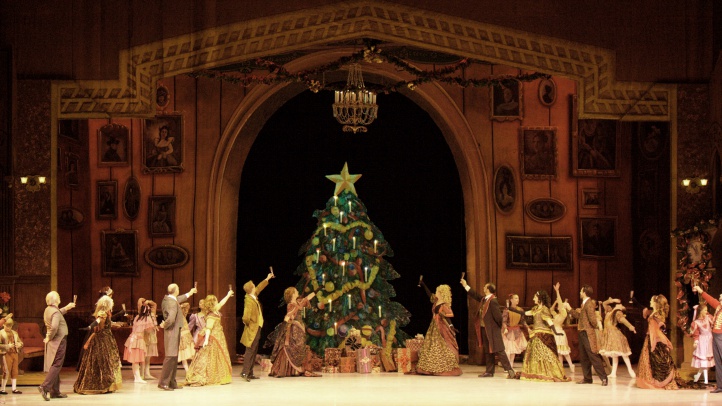longbeachnutcracker9aec093e-09cf-4f78-a5e3-3d63cc2ca006