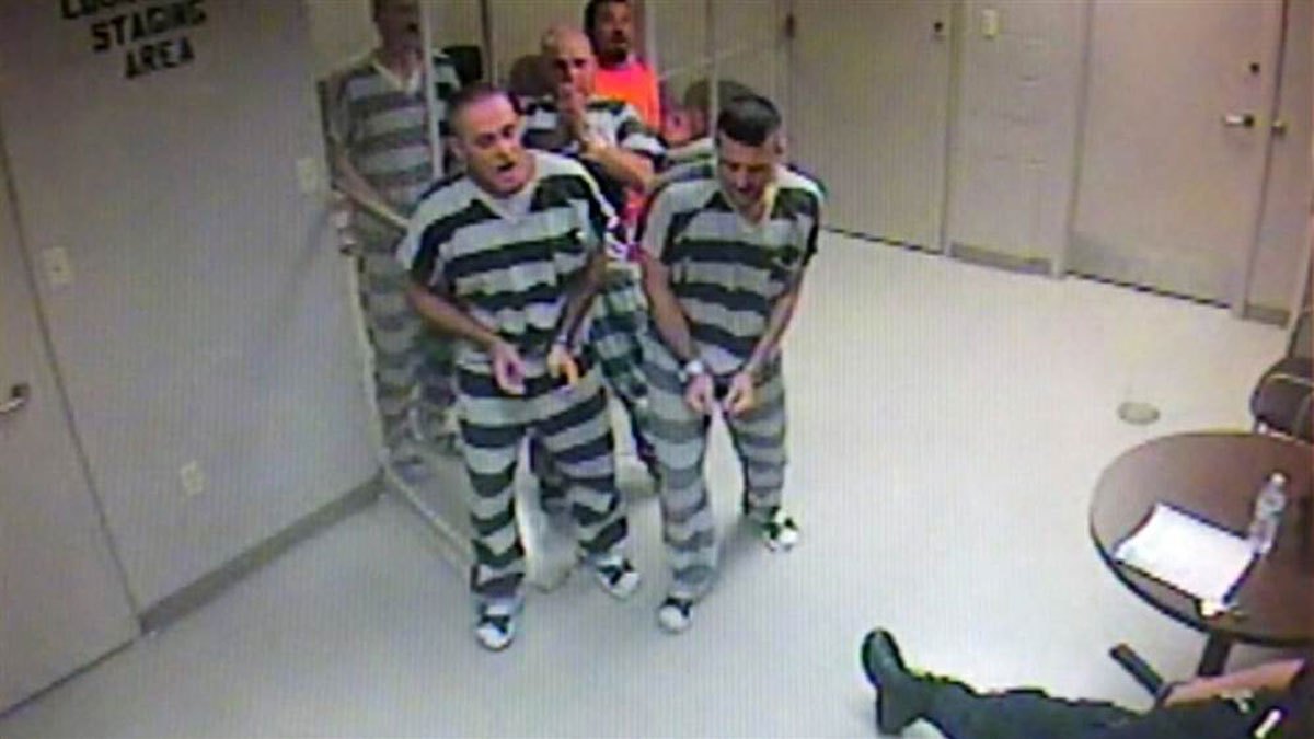 North Texas Inmates Break Out of Cell to Save Guard Who Stopped