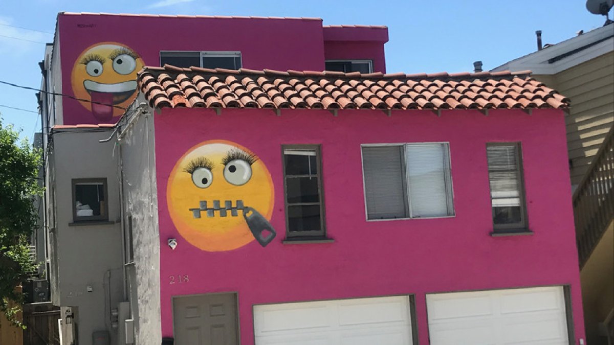 The Hot Pink Controversial ‘Emoji House’ in Manhattan Beach Sells for
