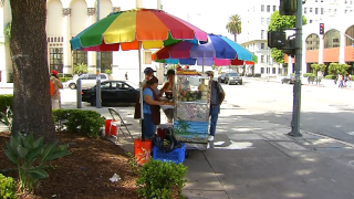 sidewalk-vendors