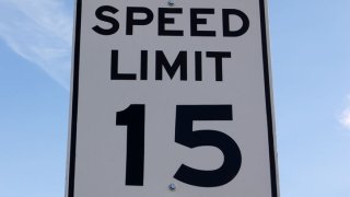 speed limit sign 15 mph