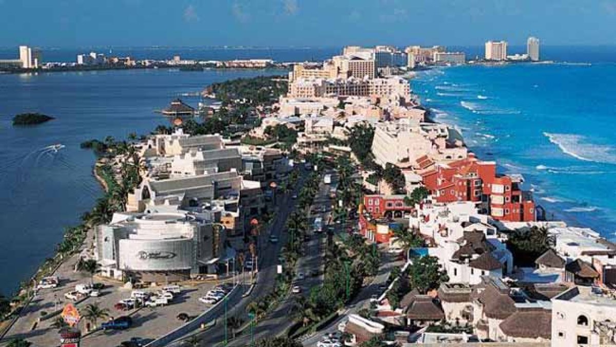 Cancun Travel Advisory Warning Issued After Taxi Drivers Attack Uber