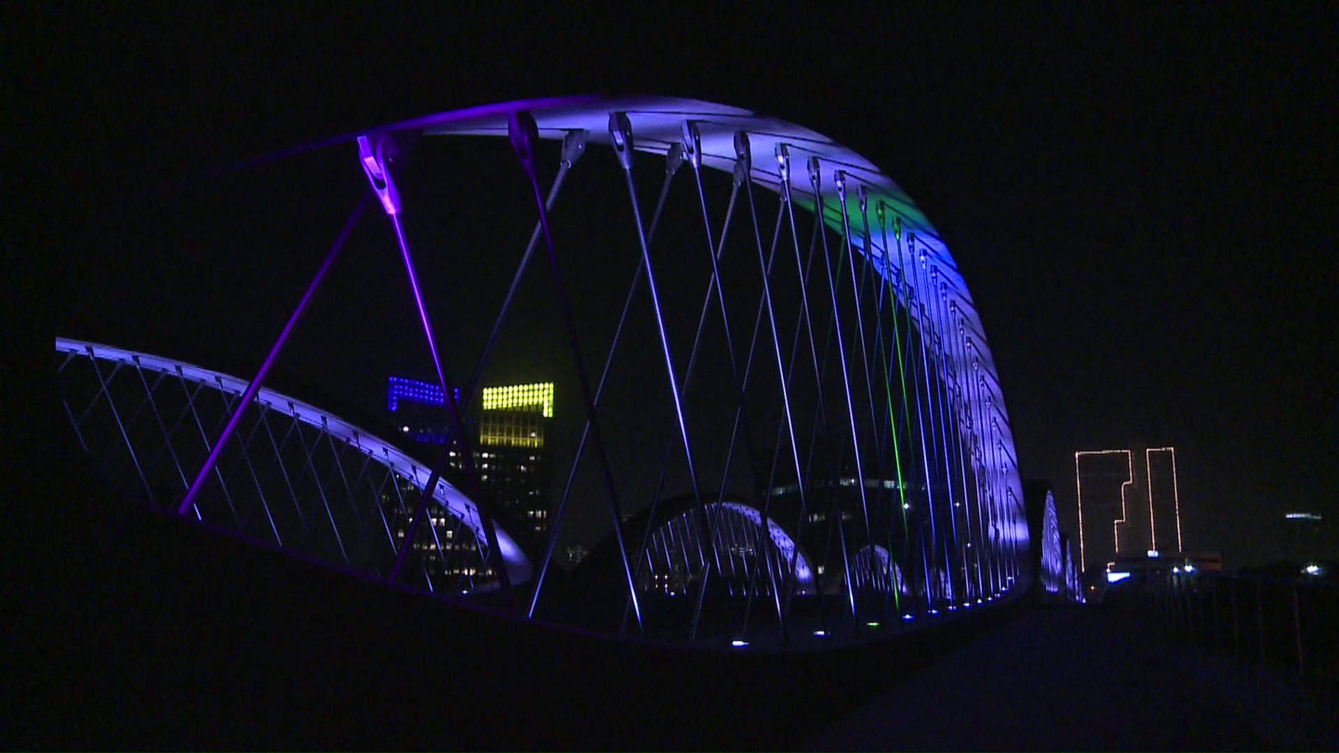 Landmarks Light Up In Honor Of Kobe Bryant Nbc Los Angeles